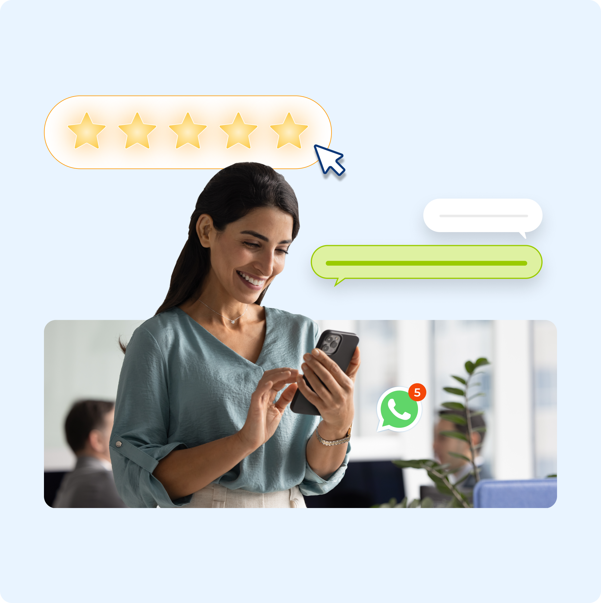 una mujer latina se postula a un proceso de selección a través del celular. está feliz porque el proceso es ágil y fácil para ella, generándole una buena opinión sobre la marca empleadora de esa empresa.