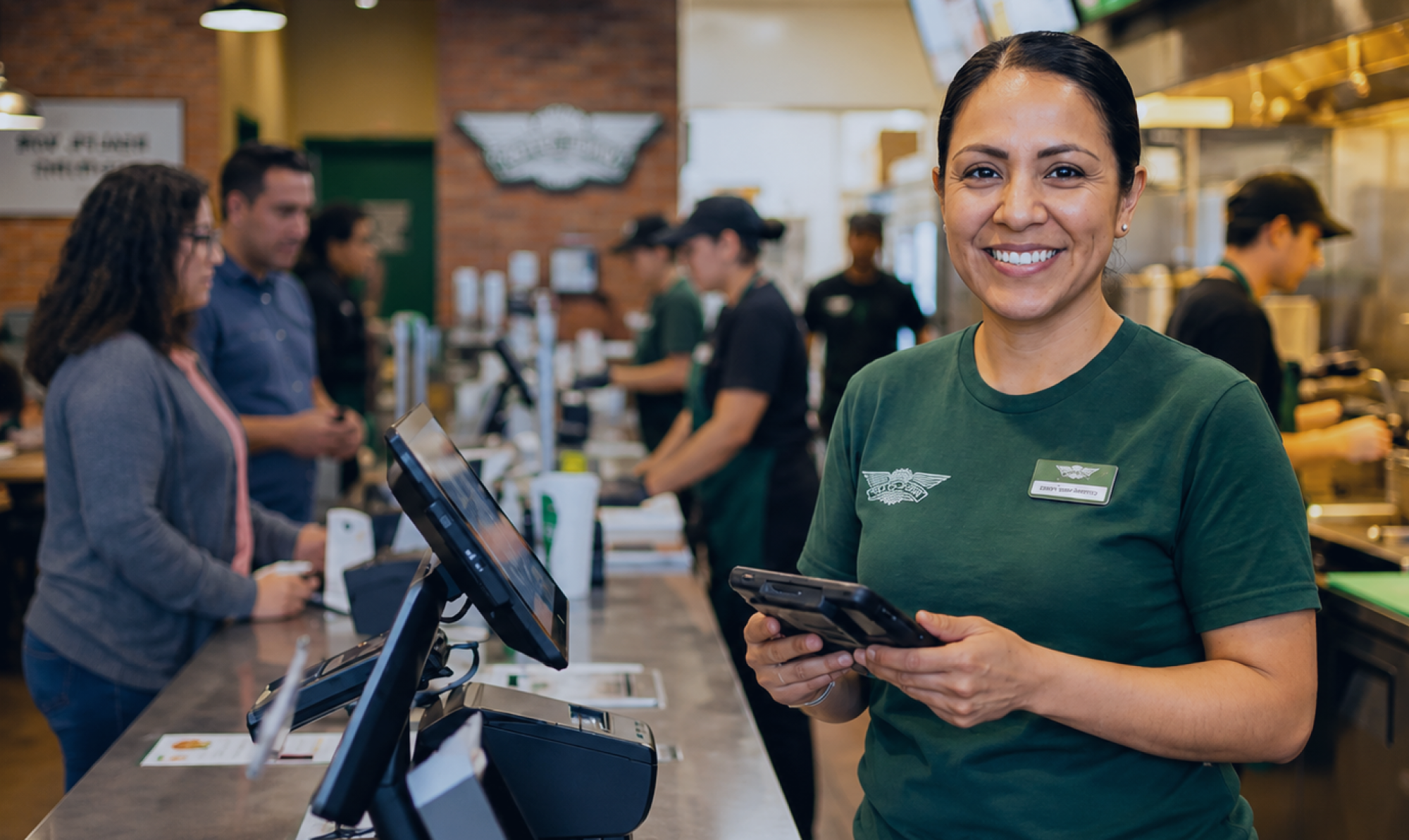 Cómo Wingstop rediseñó el reclutamiento masivo en una industria de alta rotación
