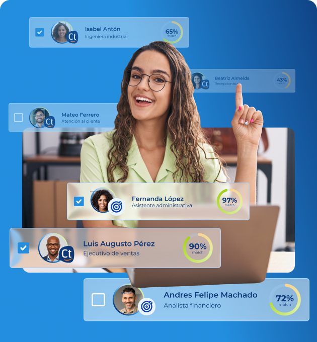 mujer rubia con gafas levantando el dedo índice derecho frente a su ordenador, alrededor gráficos con candidatos de occ y computrabajo